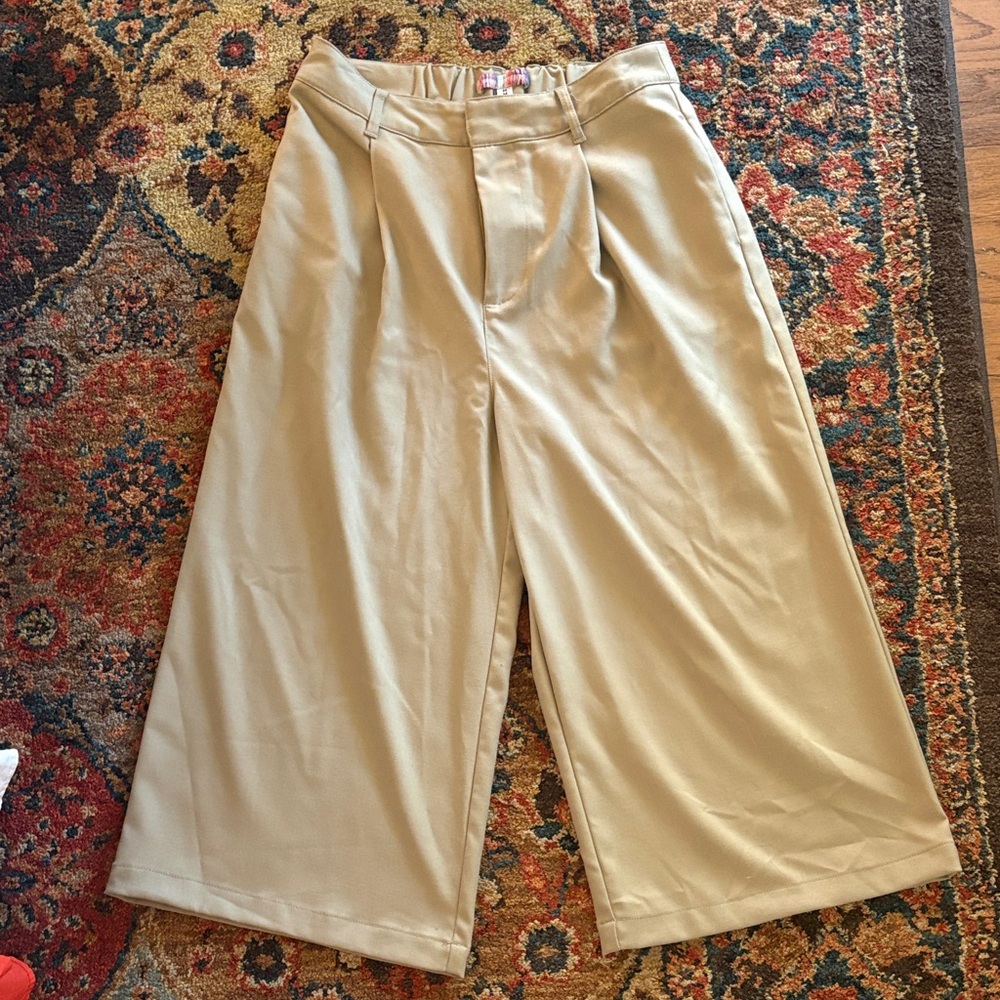 Women’s Cropped Tan Wide-Leg Crop Pants